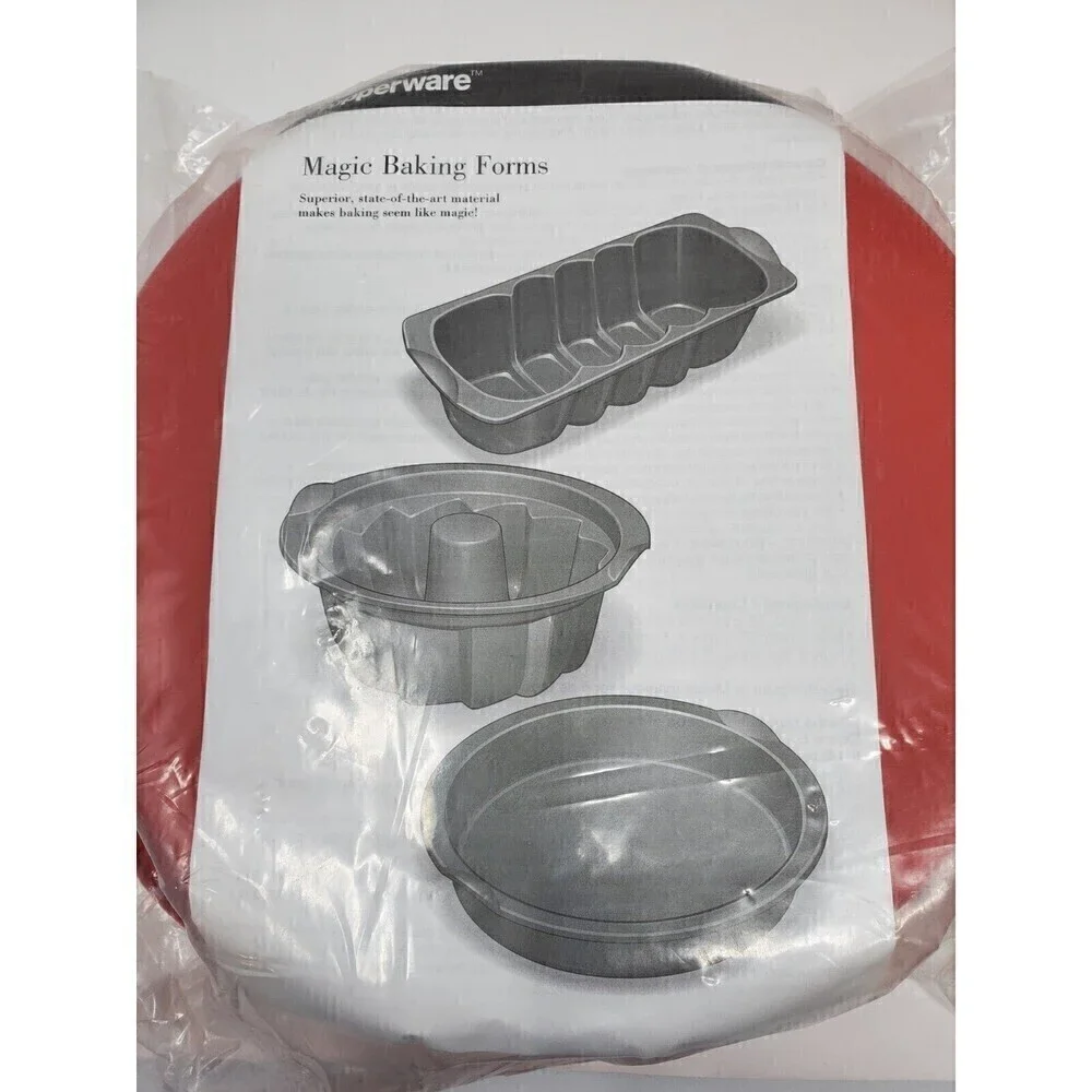 NOS TUPPERWARE MAGIC BAKEWARE SILICONE BAKING SET ROUND HEART BUNDT PAN SET OF 3